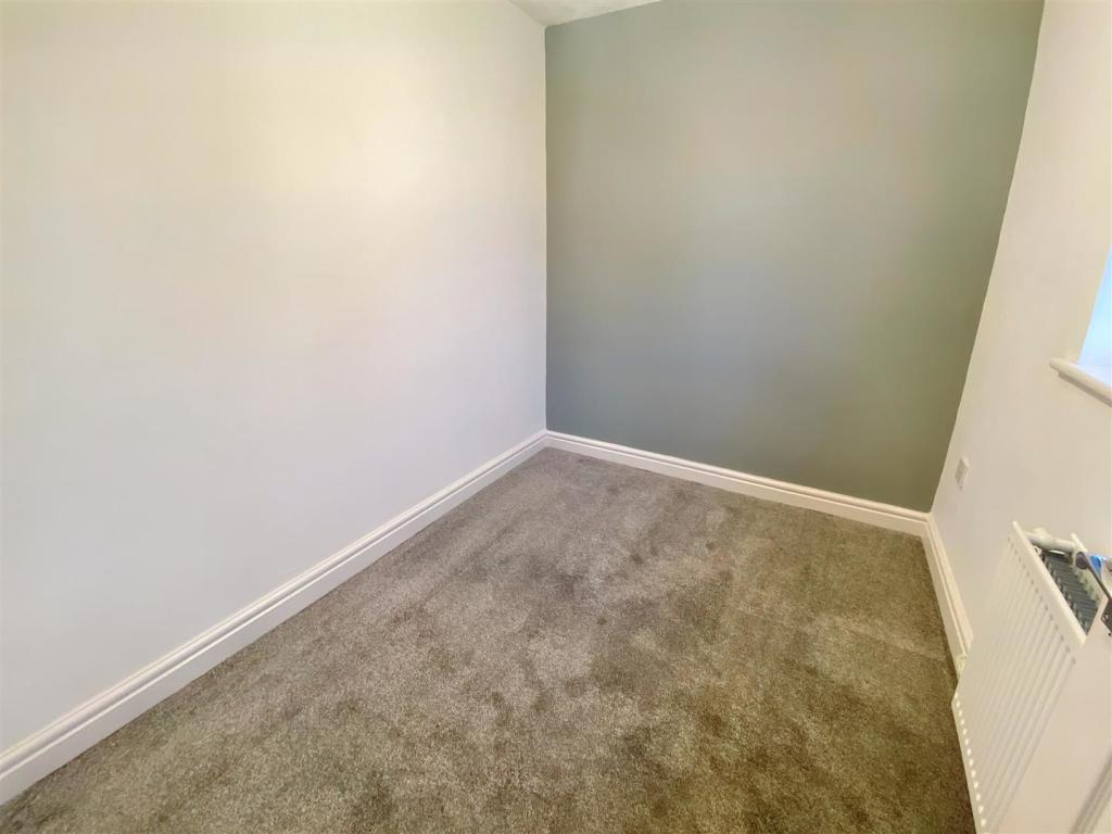 Bed 3.jpg