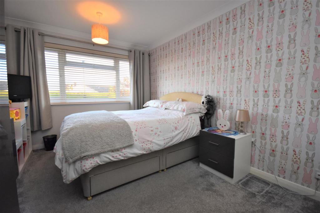 Bedroom 2.JPG