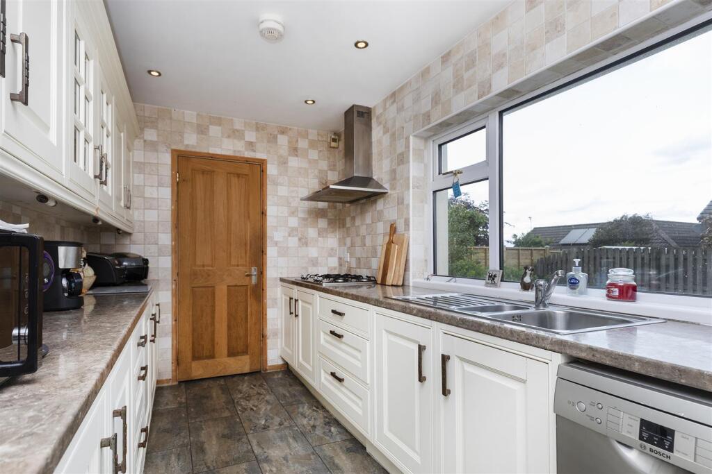 Bramleys Estate Agents - West Lodge Crescent - Ain