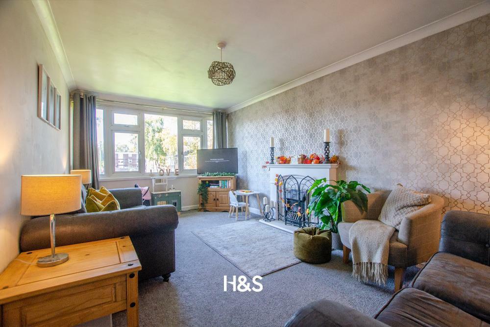 118 heathmere drive lounge.jpg