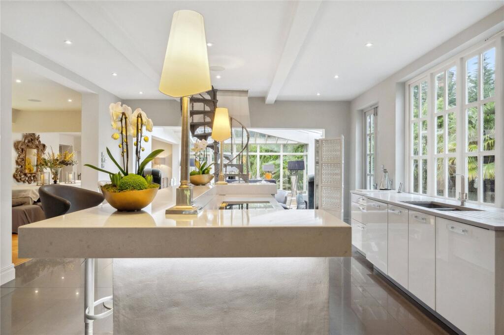 Kitchen/Breakfast