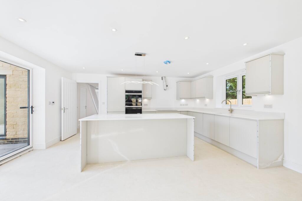 EweMove - Spalding - Pinstock Lane - Open Plan Liv