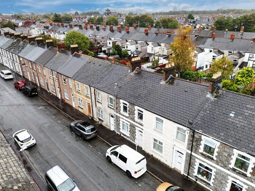 Front of house &amp; parking