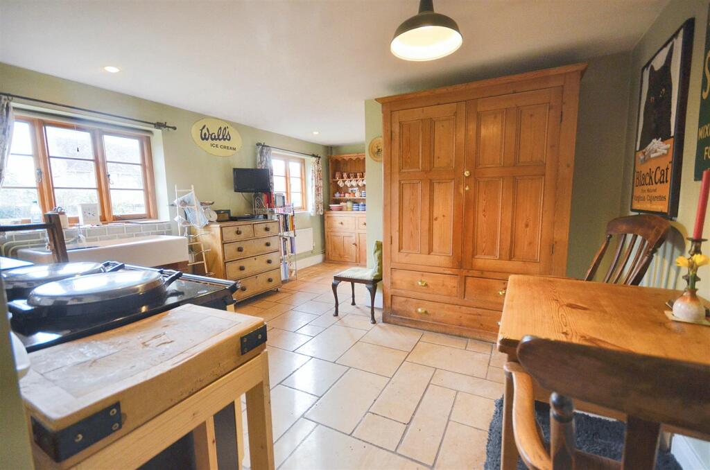Kitchen/Breakfast Room