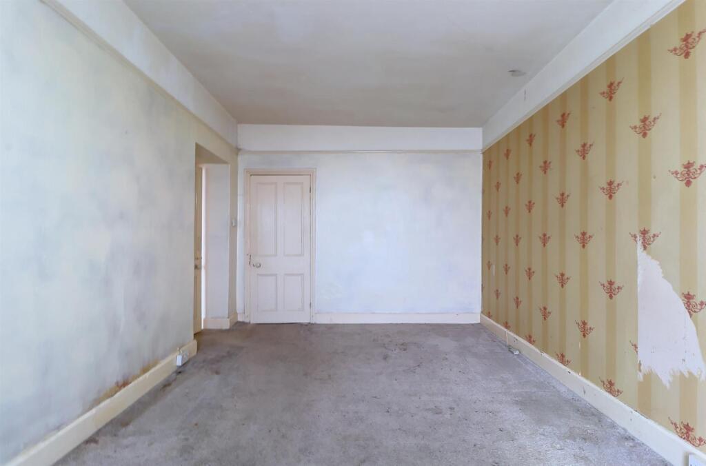 Bedroom .3.jpg