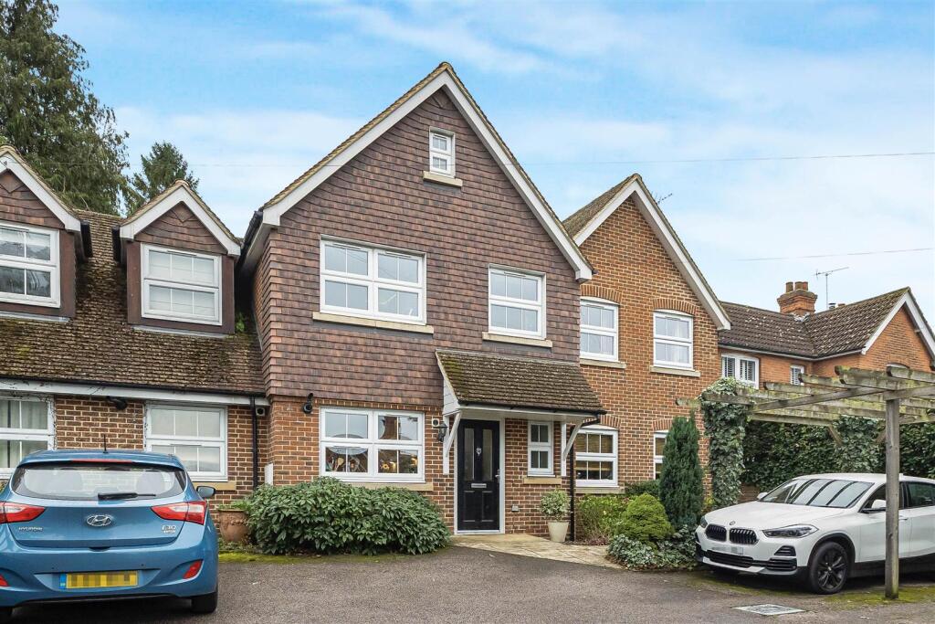 Photo 14-10-2025, 12 04 36.jpg