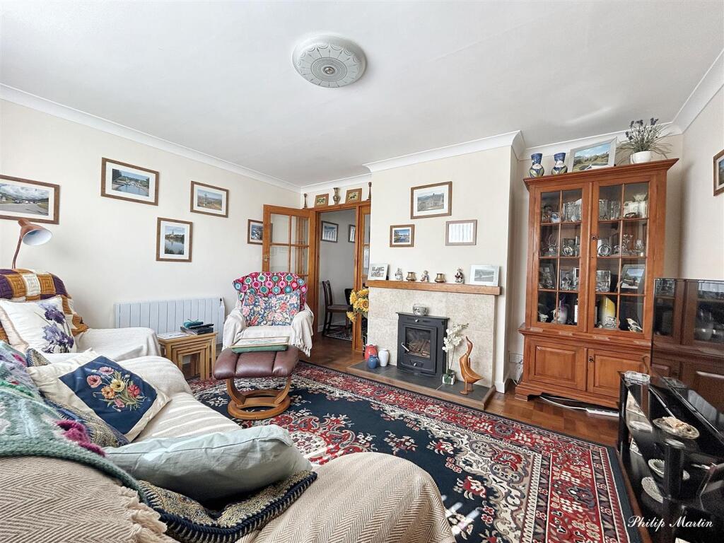 Living Room.jpg