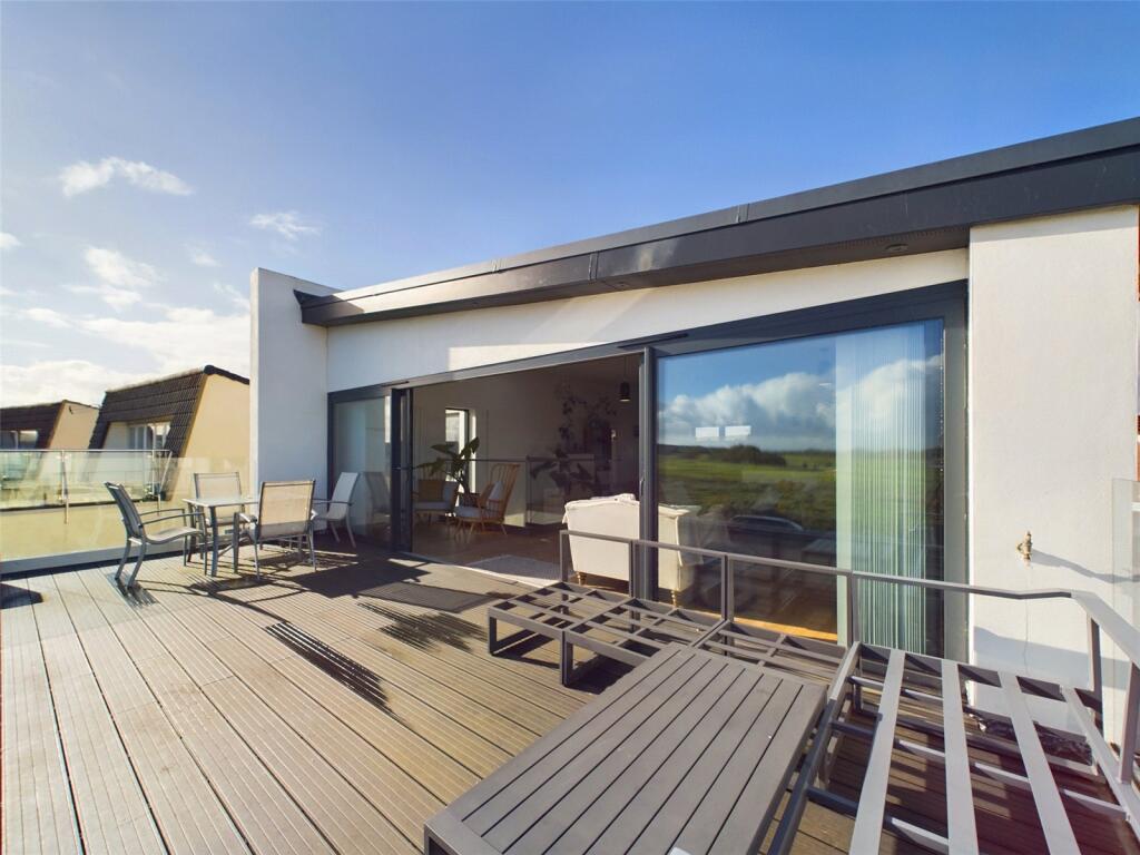 Eapansive Terrace