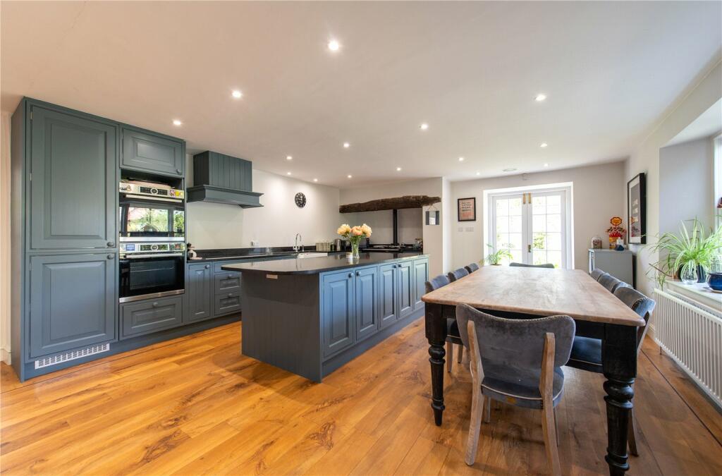 Kitchen/Breakfast Rm