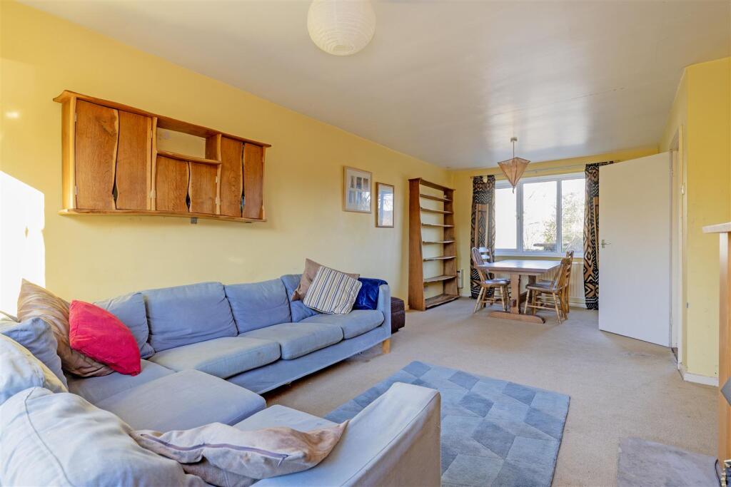 Reception Room-4.jpg