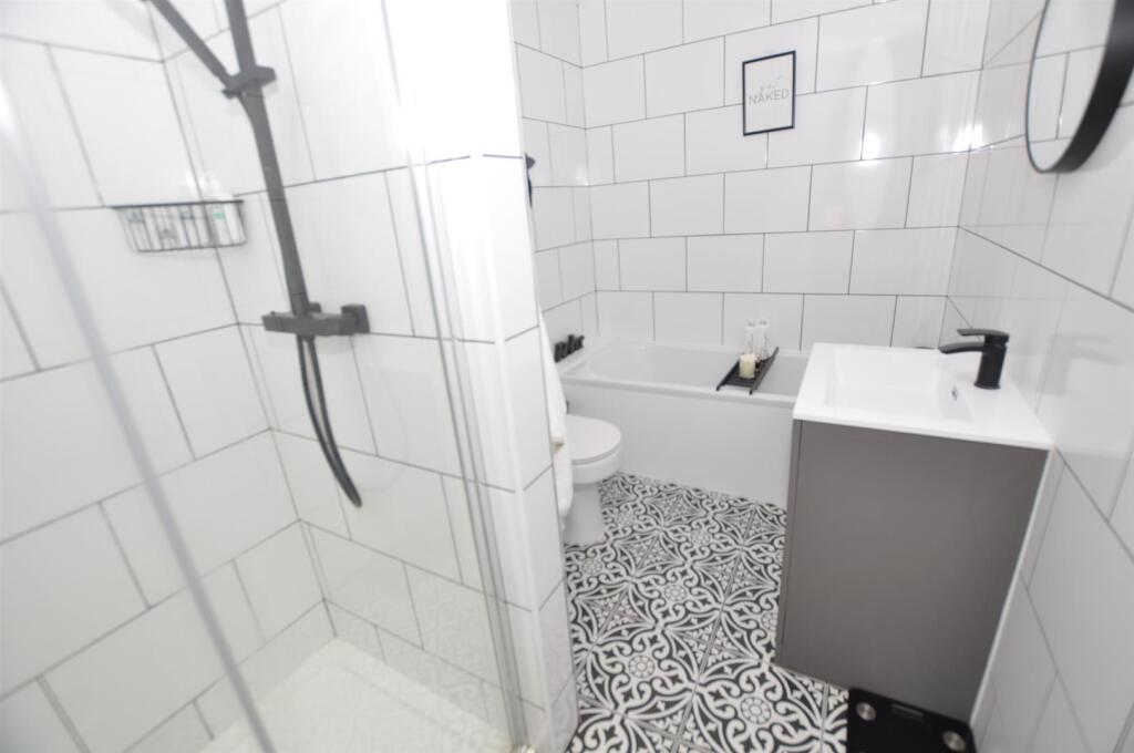 Bathroom/ Shower room/ WC