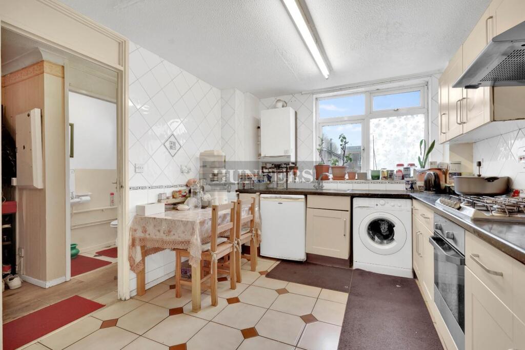 Kitchen                     .jpg