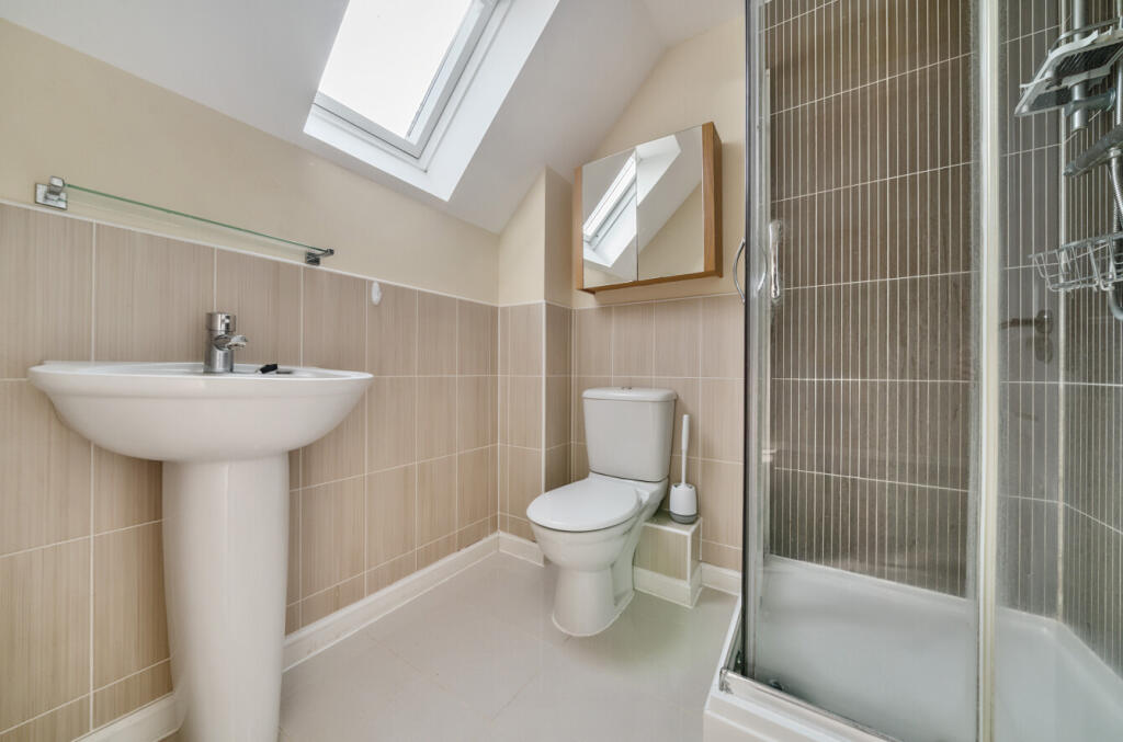 1299275-12-6853db...