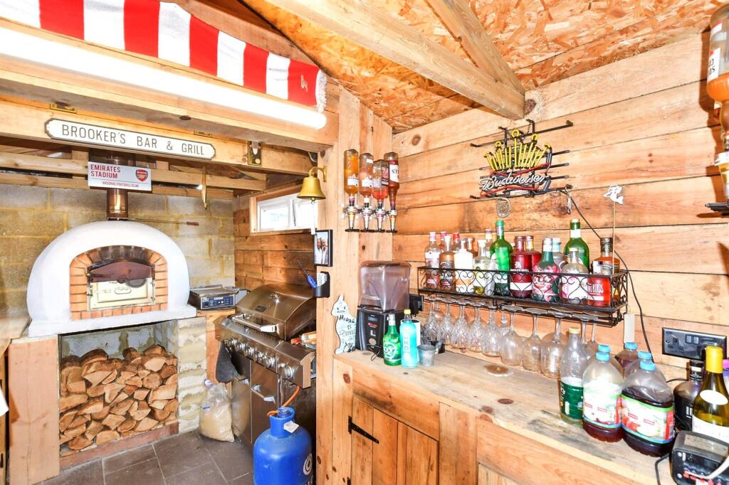 Workshop/Outbuildings