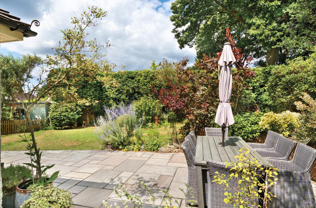 1321069-5-686bc89...