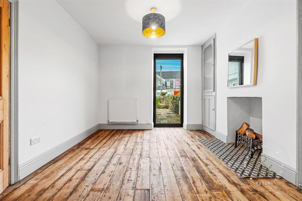 Anchor Street, Taffs Well (5).jpg