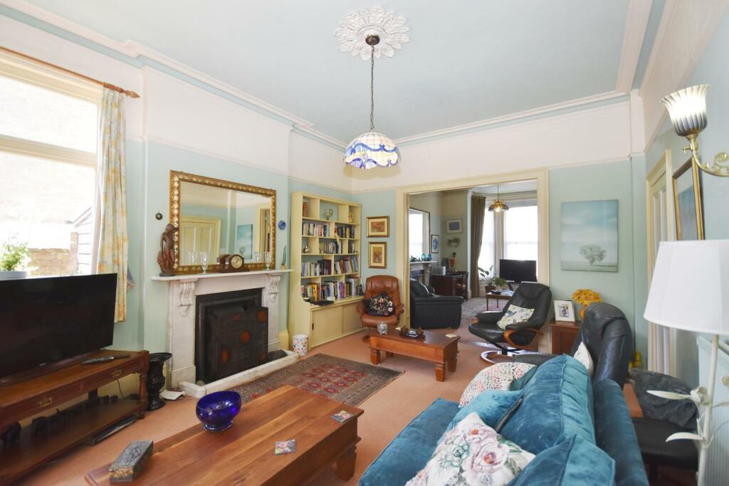 Sitting Room2.JPG