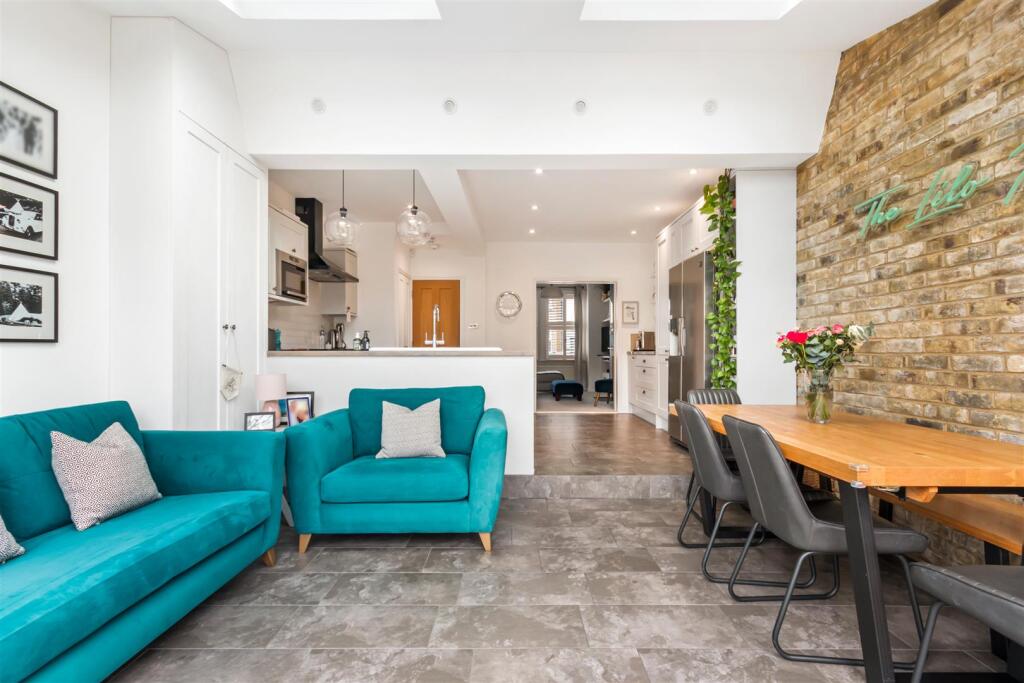 Open Plan Kitchen &amp; Living