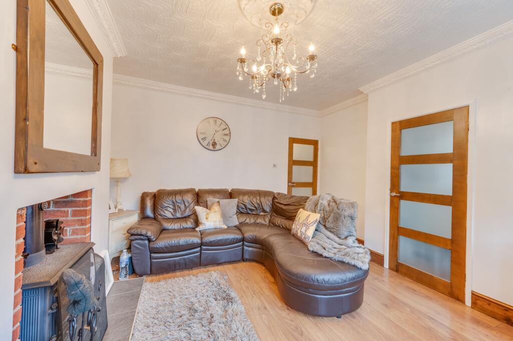 KITCHEN, LOUNGE AND DINING ROOM