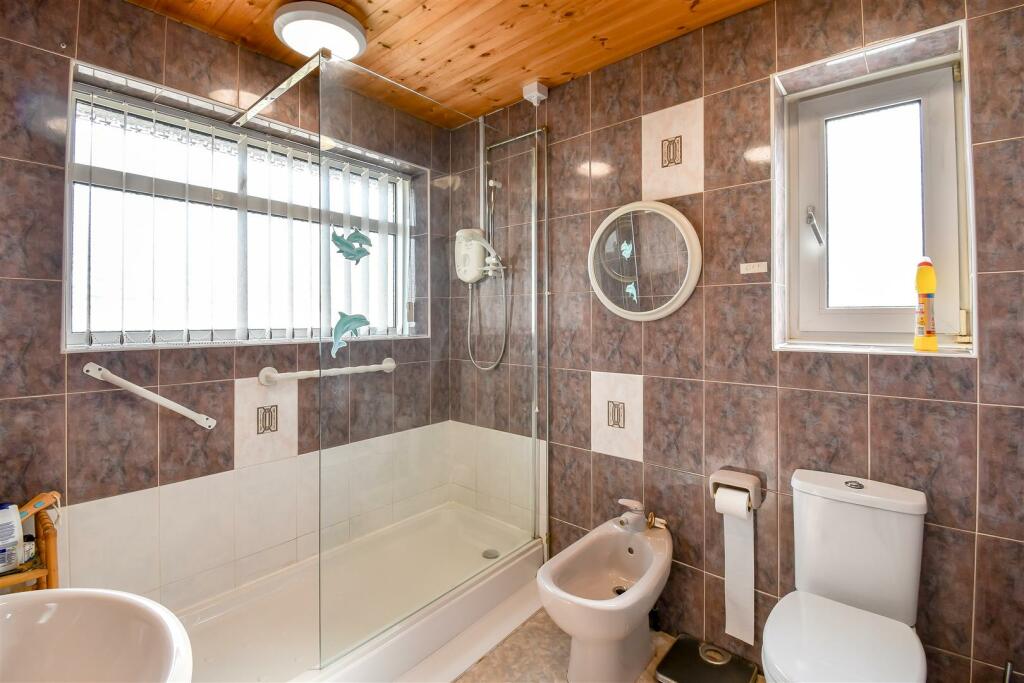 Family Shower Room