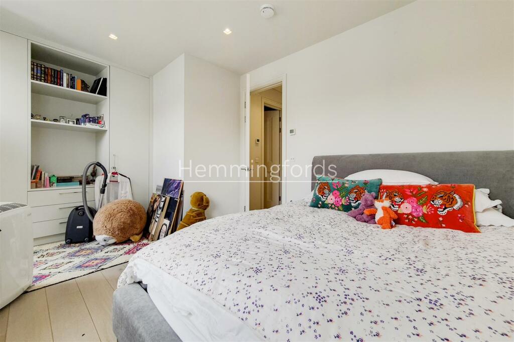 7_Bedroom 2-1.jpg