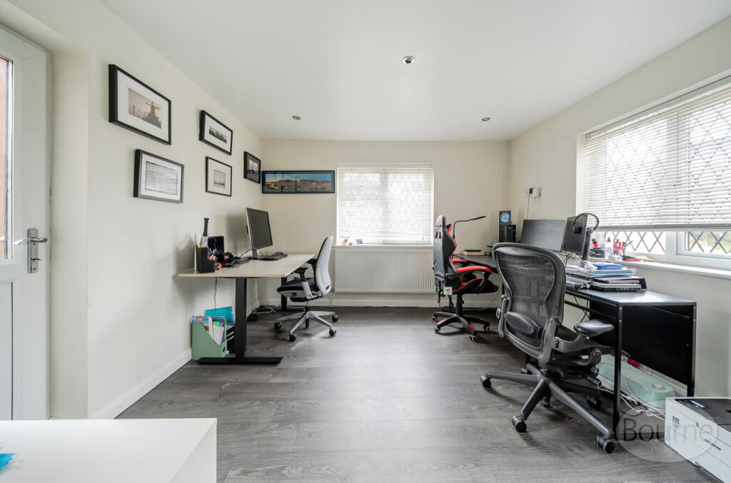 efbd4f23-6b15-4e6...