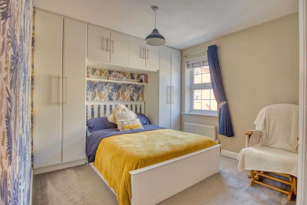 Ewemove Taunton - Roys Place (2)