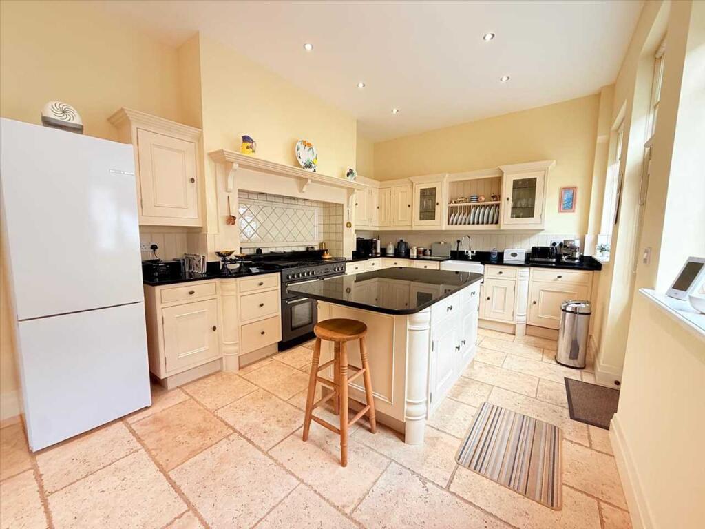BREAKFAST KITCHEN