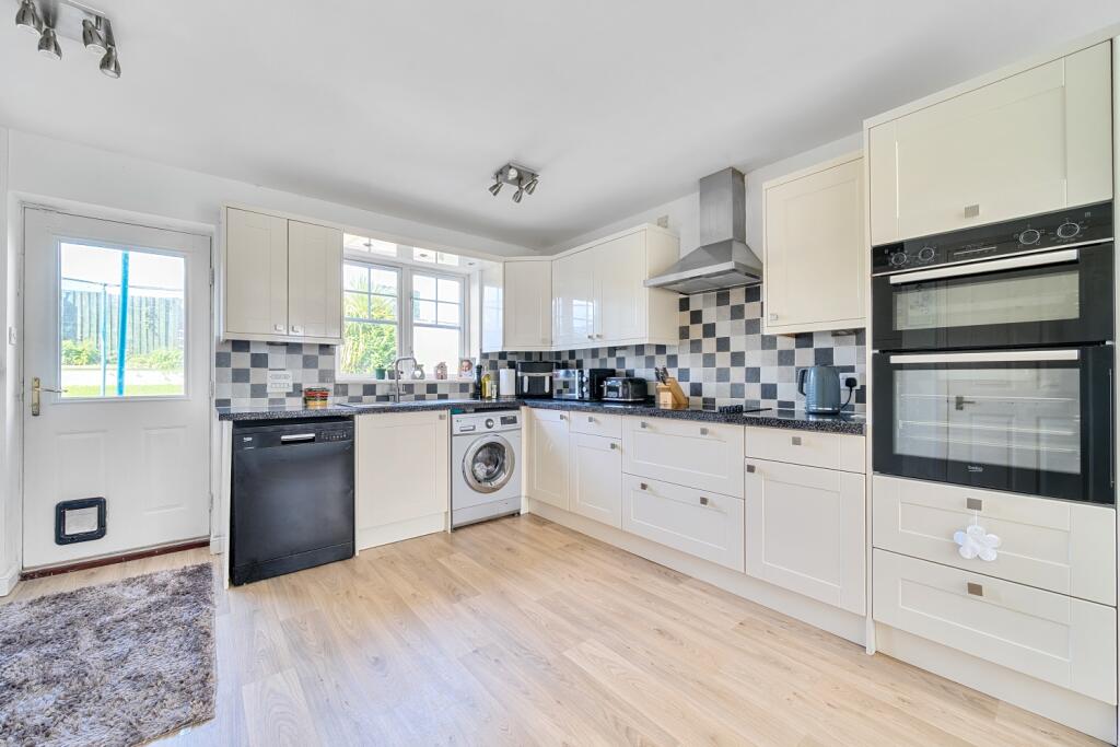 1318103-15-686e985cb0c9a