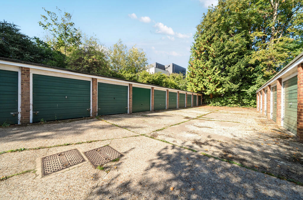 1349770-5-68d1299...