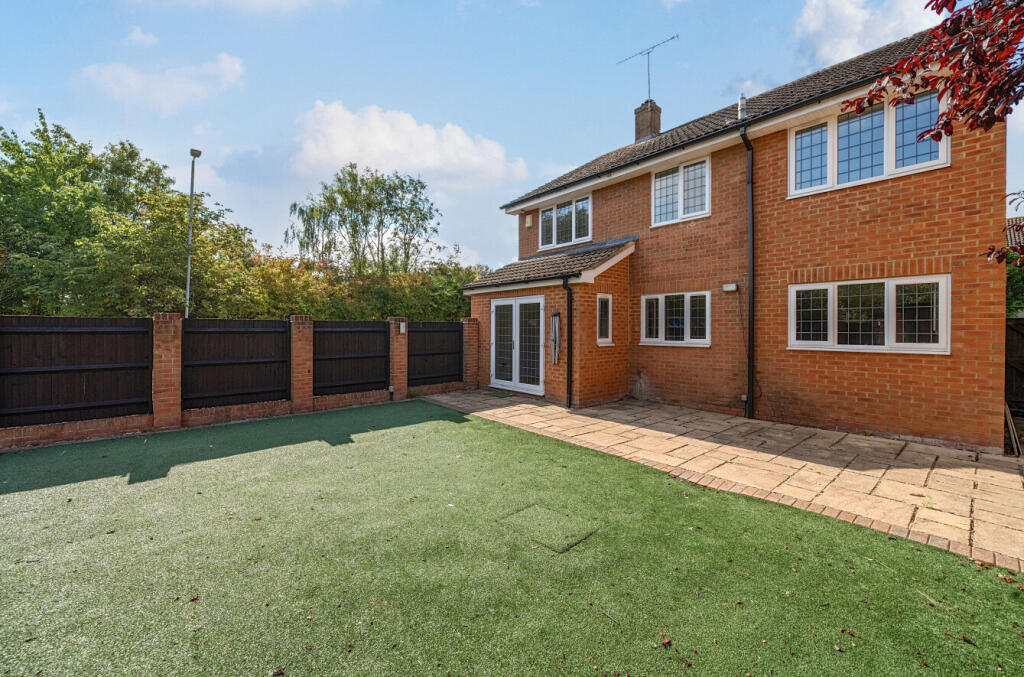 1340340-8-689da17...