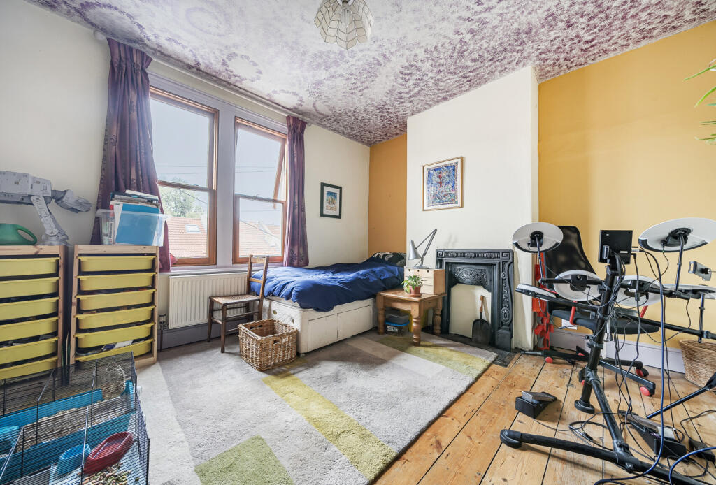 1357633-11-68d6cc...