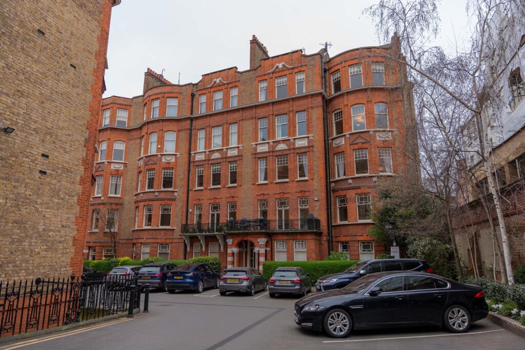 Wynnstay Gardens