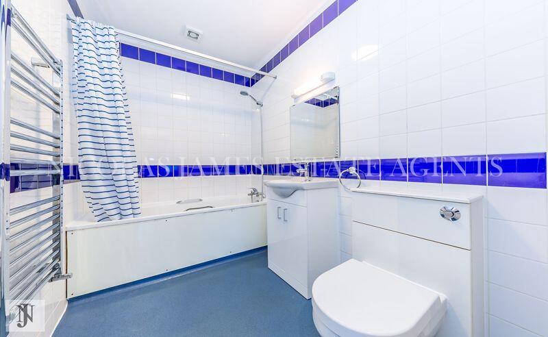 Seven Sisters Road, London N4