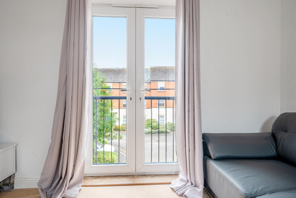 Open Plan Living Room / Kitchen
