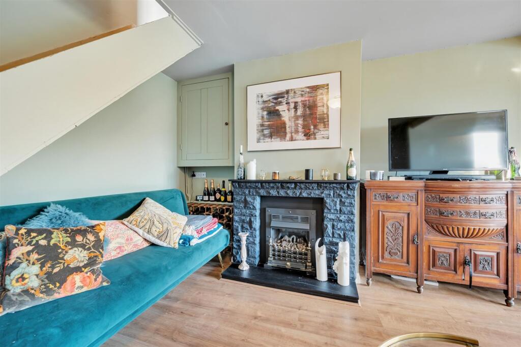 Sitting Room - fireplace.jpg