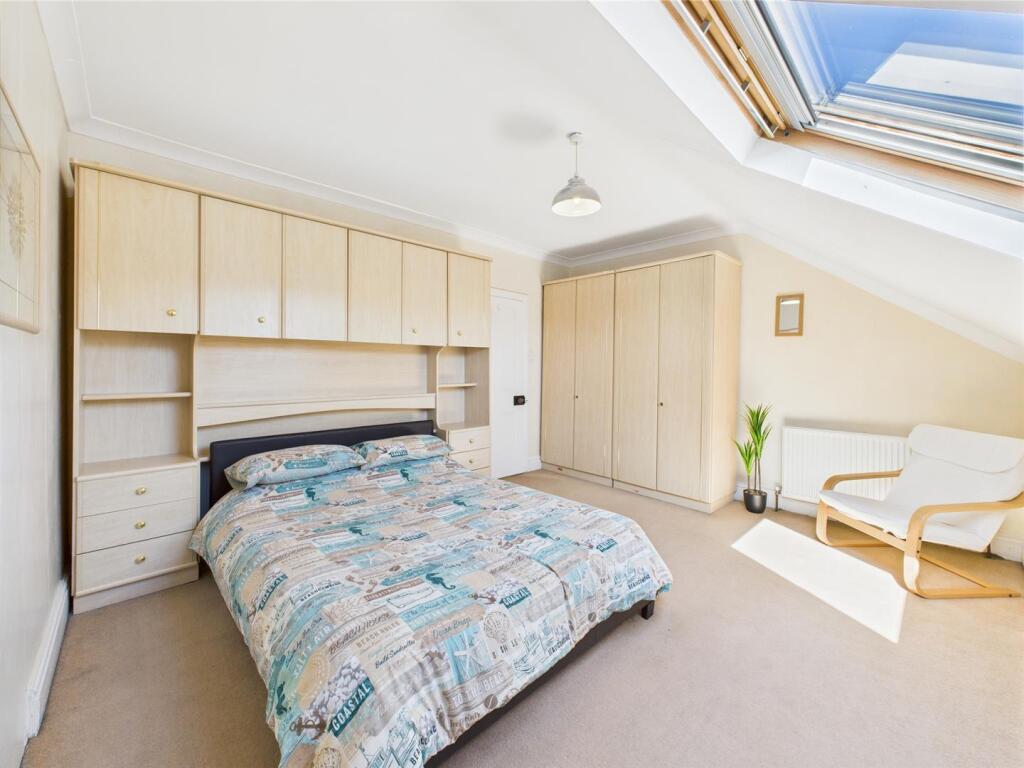 Bedroom: