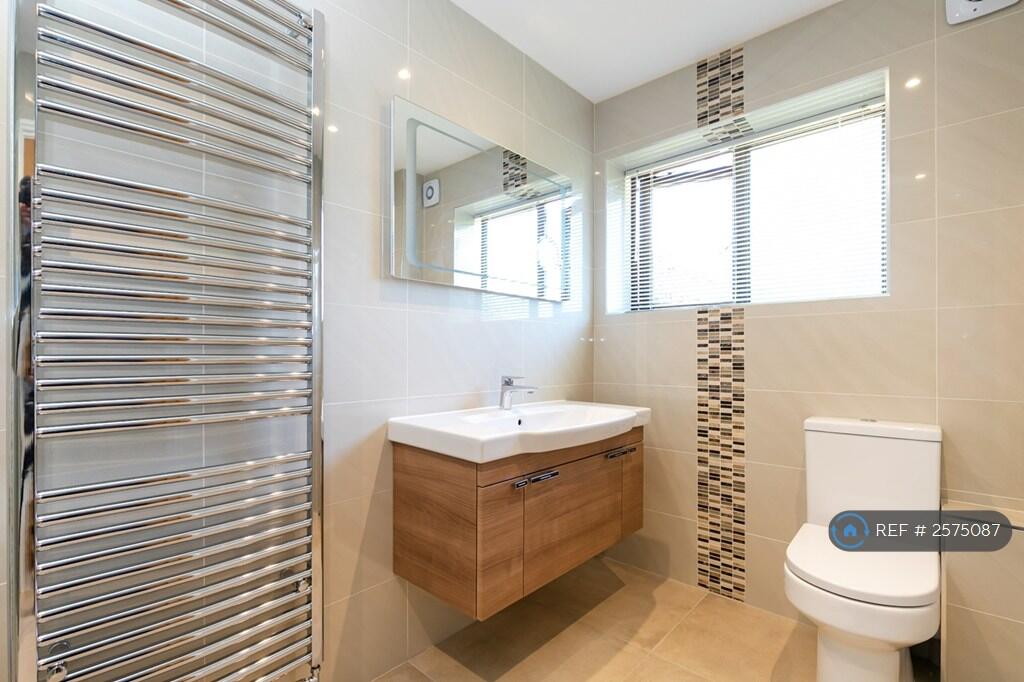 En-Suite To Bedroom 1