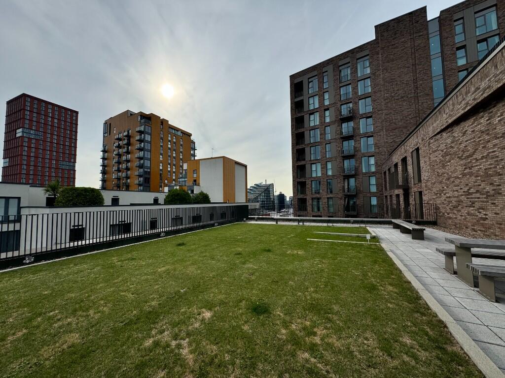 COMMUNAL ROOFTOP 1