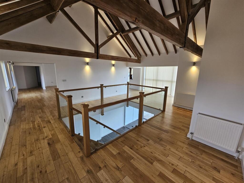 First Floor Galleried Landing