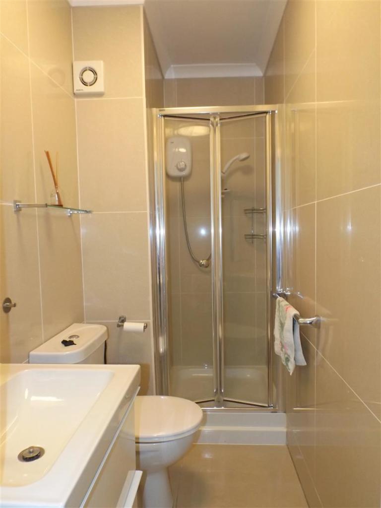 Separate Shower Room