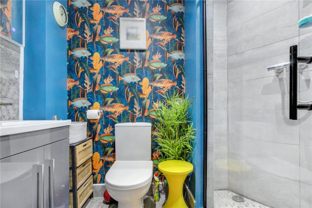 Gf Shower Room
