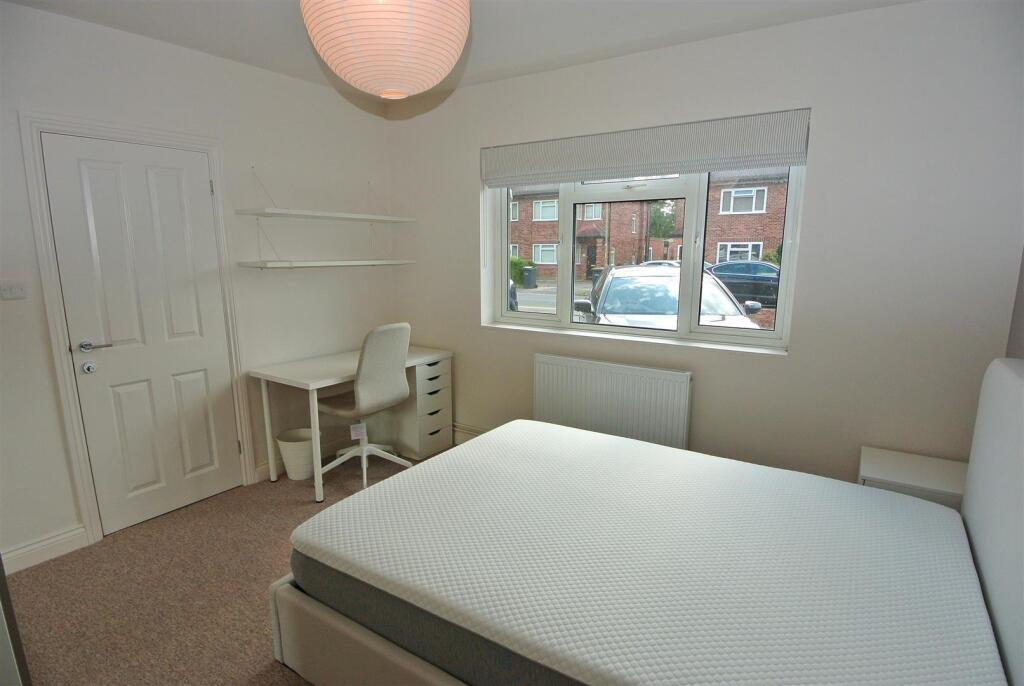 22 Lynwood Bedroom 4.jpg
