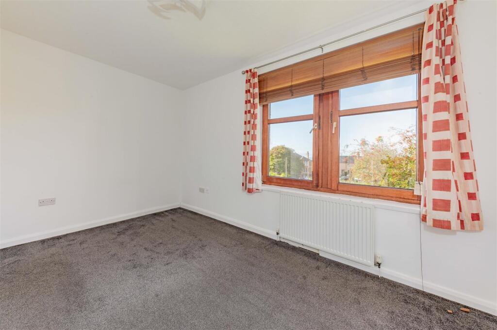 7D Fleming Gardens East Dundee-8.JPG