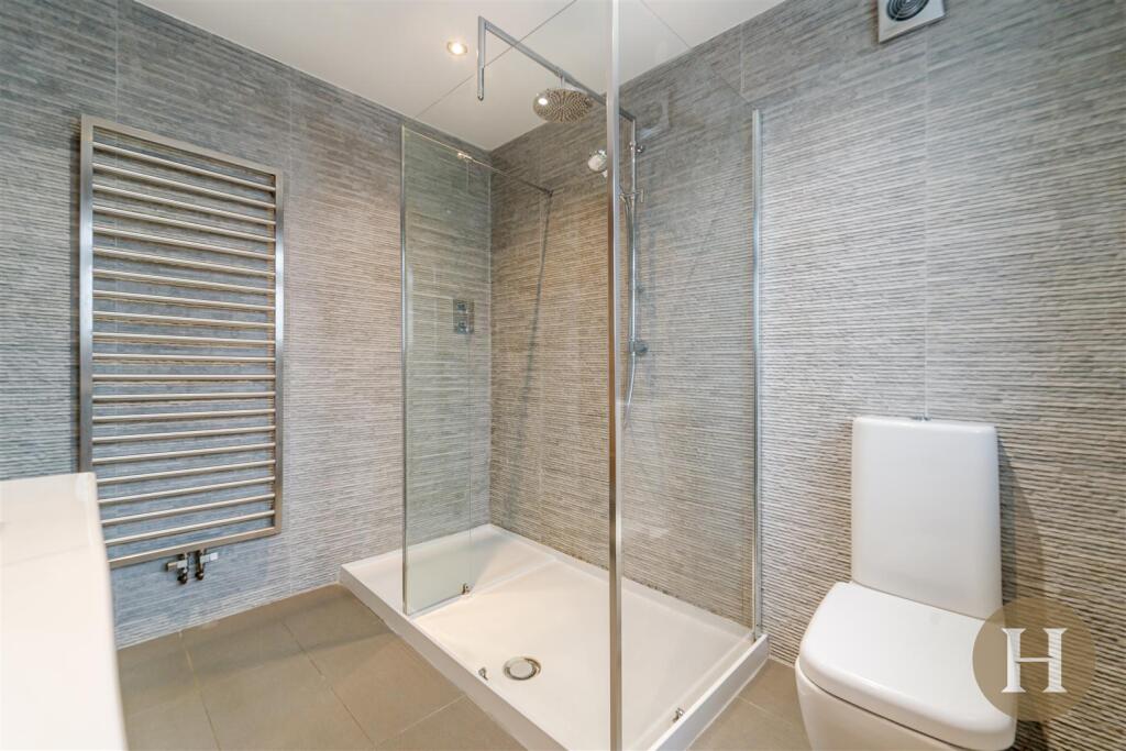 Hadleigh Estate Agents-77.jpg