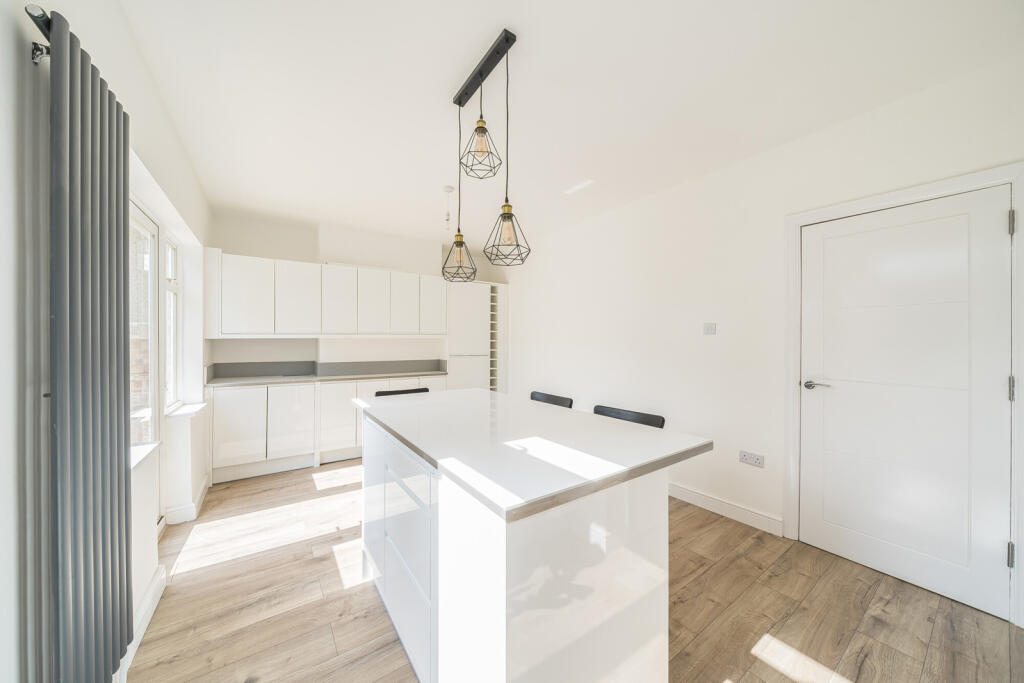 1313222-5-6855a38...