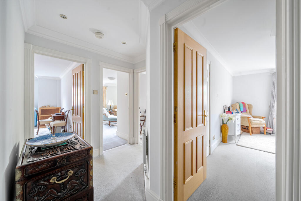 1361990-20-68de48...