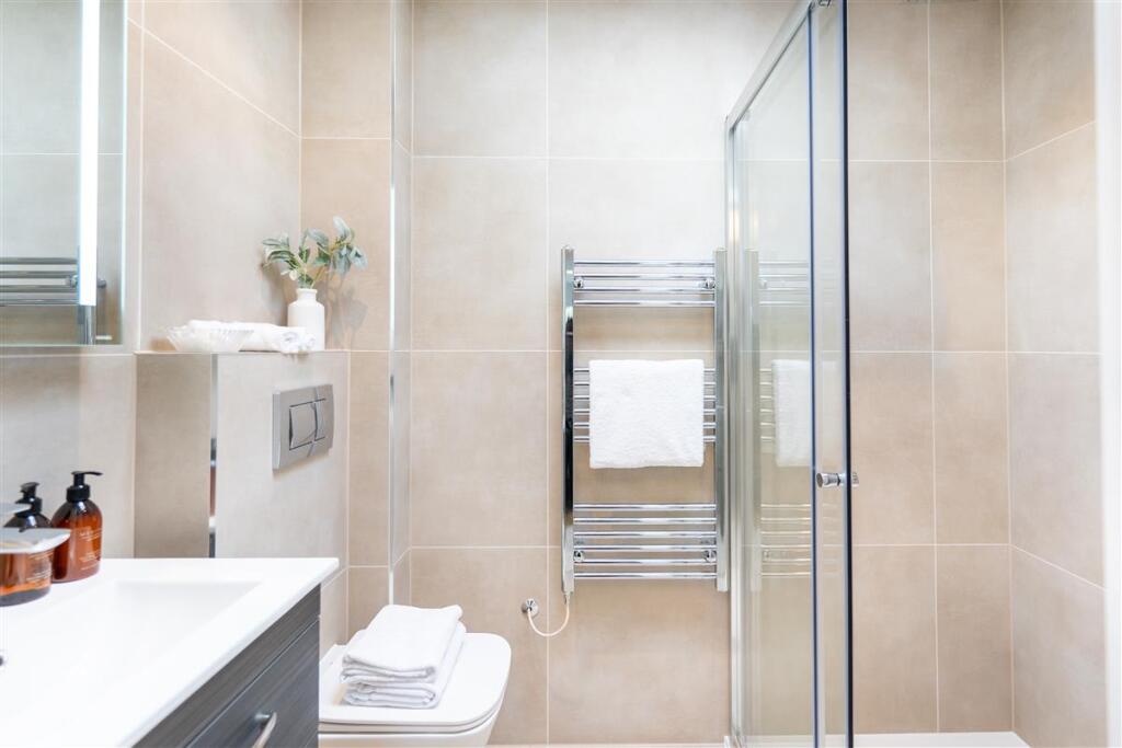 En Suite Shower Room