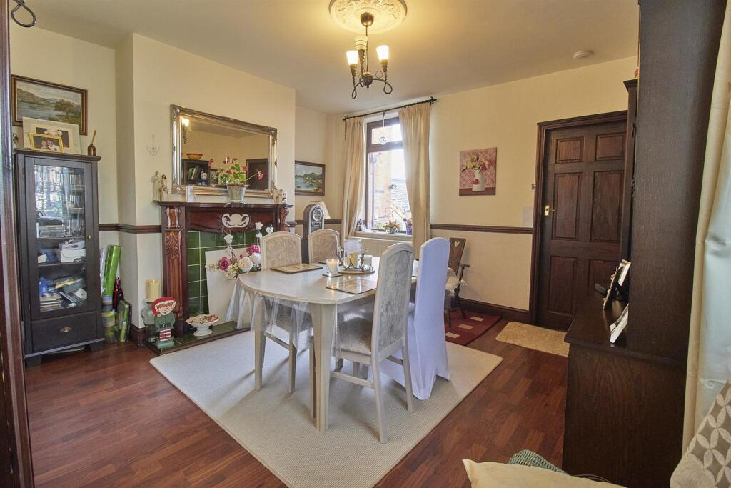 Dining room to rear
