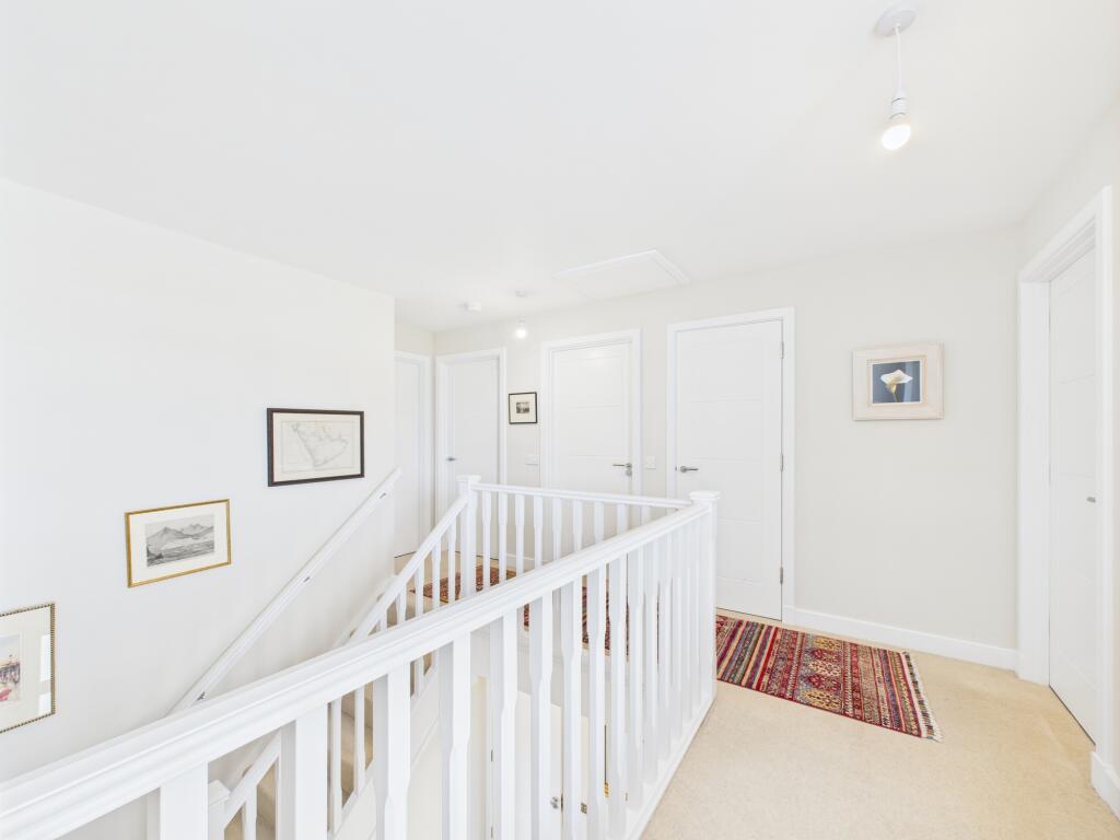 CAM03185G0-PR0104-STILL023